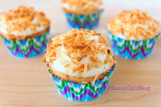 Toasted Coconut Cupcakes | Sassy Girlz Blog