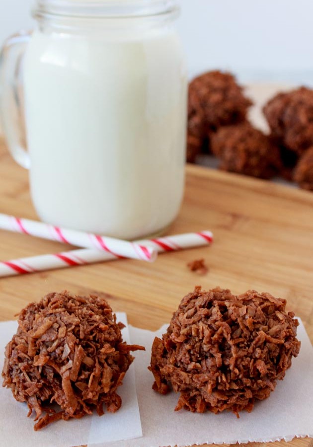 Chocolate Coconut Macaroons Recipe | Sassy Girlz Blog